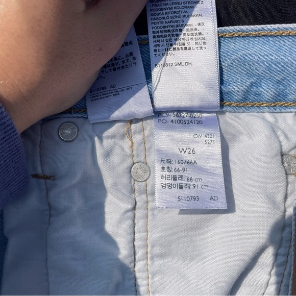 Levi’s 501 high-rise denim shorts frayed light wash button-fly 26 56327-0250 - Picture 8 of 8